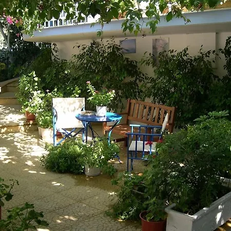 Selfcatering -studio Helen No 7 Apartment Xiropigado